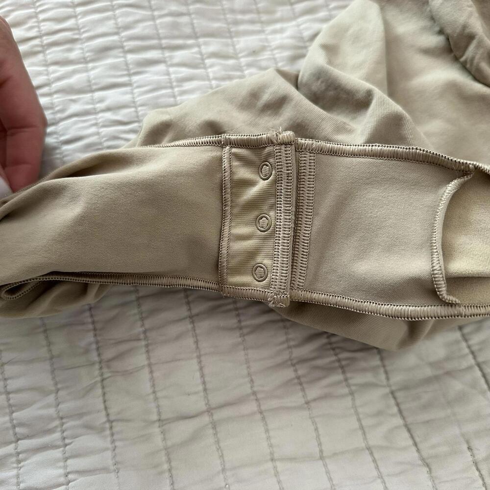 NWOT Skims Seamless Sculpt Brief Bodysuit Size M Clay $72 STRONG COMPRESSION - Picture 7 of 7